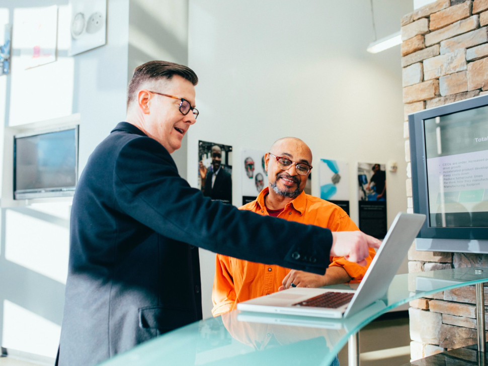 linkedin-sales-solutions-YDVdprpgHv4-unsplash